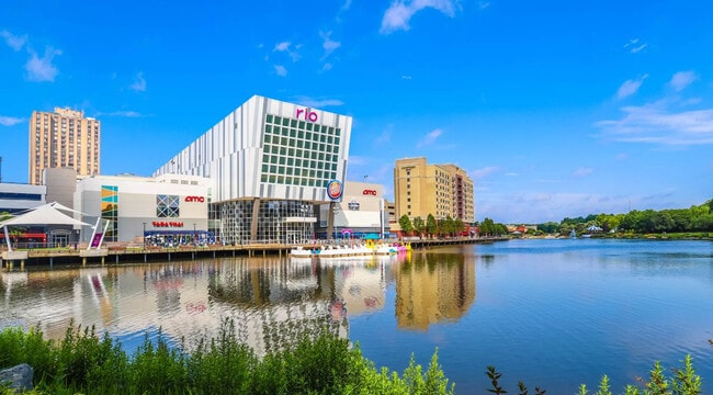 Building Photo - 10018 Vanderbilt Cir Unit 4-12