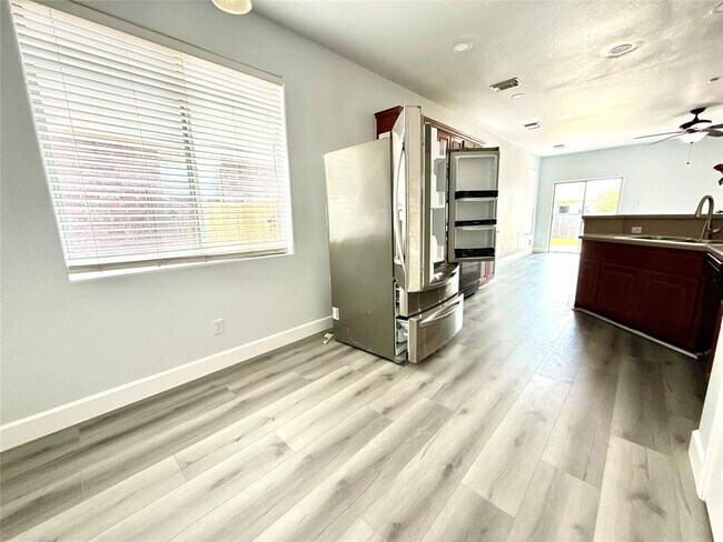 Photo - 1713 Bowerton Dr