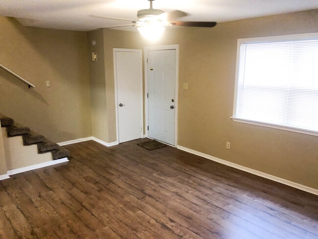 Photo - 9405 Lew Cir