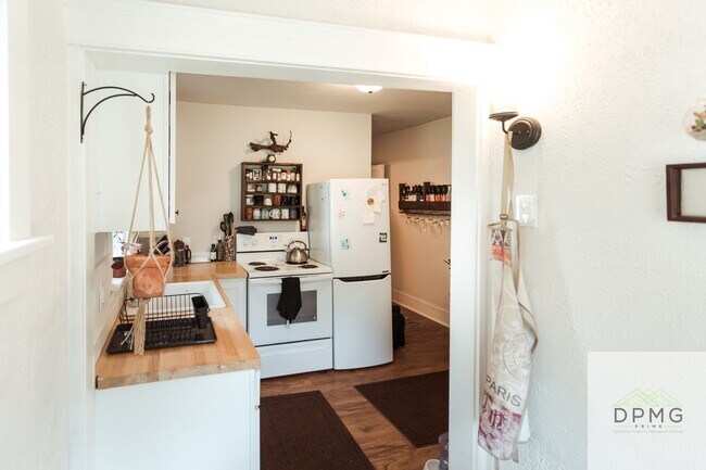 318 E Hillsdale St Unit 1