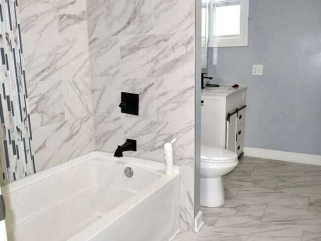 Photo - 1504 Hanover St