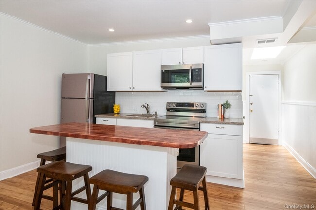 Building Photo - 2138 Boston Post Rd Unit 3 Rental