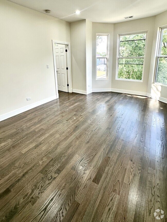 Building Photo - 603 E Bowen Ave Rental