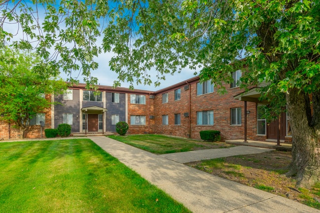 Golf Manor Apartments