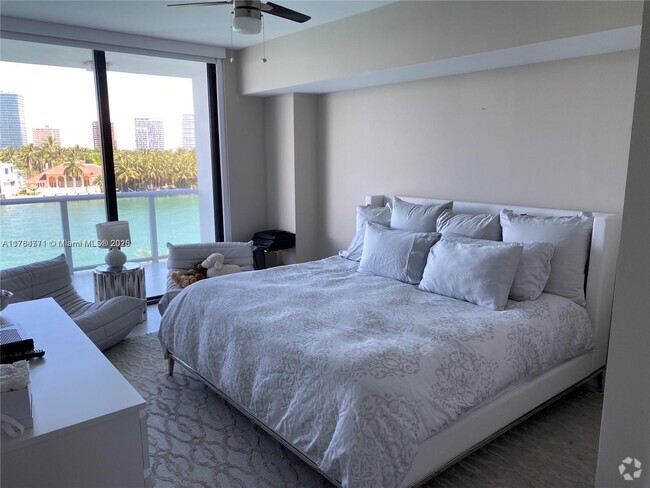 Building Photo - 10201 E Bay Harbor Dr Unit 406 Rental