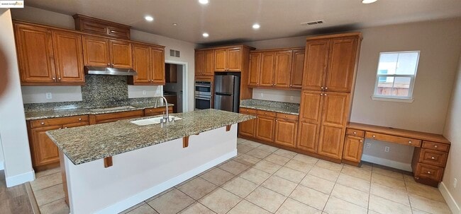 Photo - 1876 Tarragon Dr