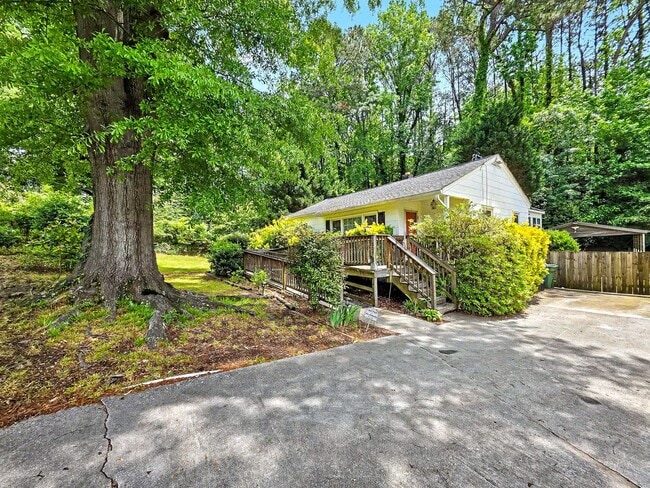 Building Photo - 2BR Home in West Midtown Near GA Tech and Shepherd Center! Furnished or Unfurnished.