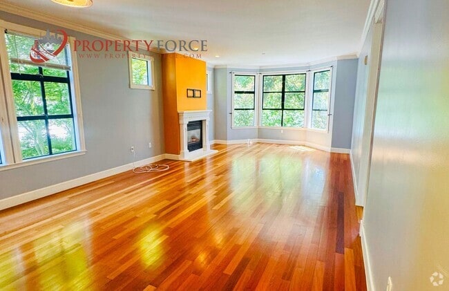 Building Photo - Beautiful 2 Bed 2 bath Available with grea... Rental