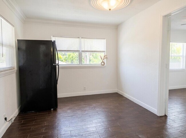 825 Truman St Unit 4