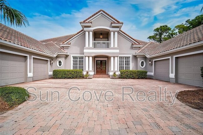 854 Macewen Dr