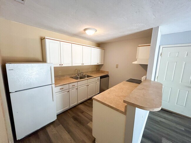 Photo - Campus Point F-23