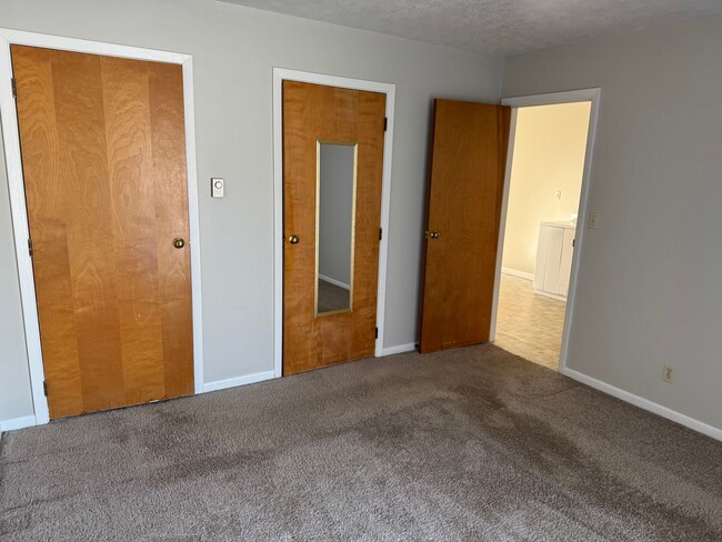 Photo - A4310D-F WALNUT RD (3FM) Unit Walnut F