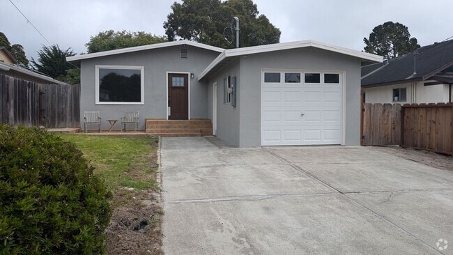 Building Photo - Coming Soon!  Beautifully Updated Three-be... Rental