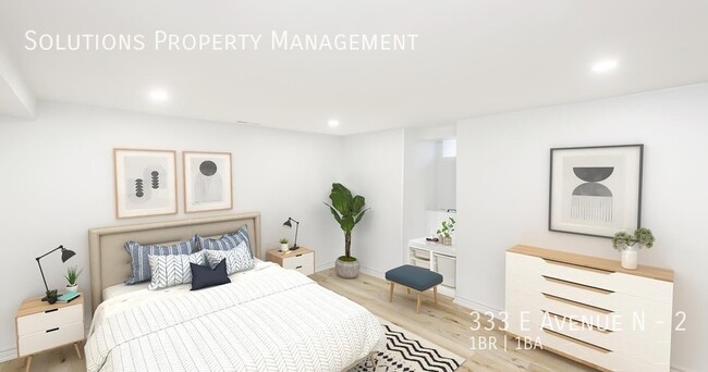 Building Photo - **Bright One Bedroom Basement Unit **