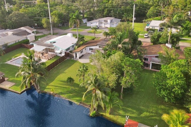 Photo - 2530 NE 199th St