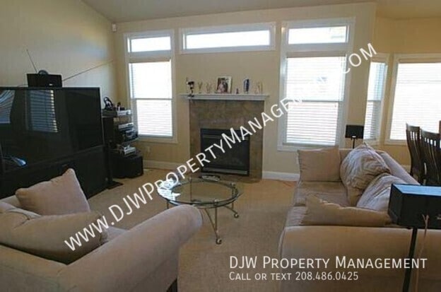 Photo - 2296 E White Hawk St