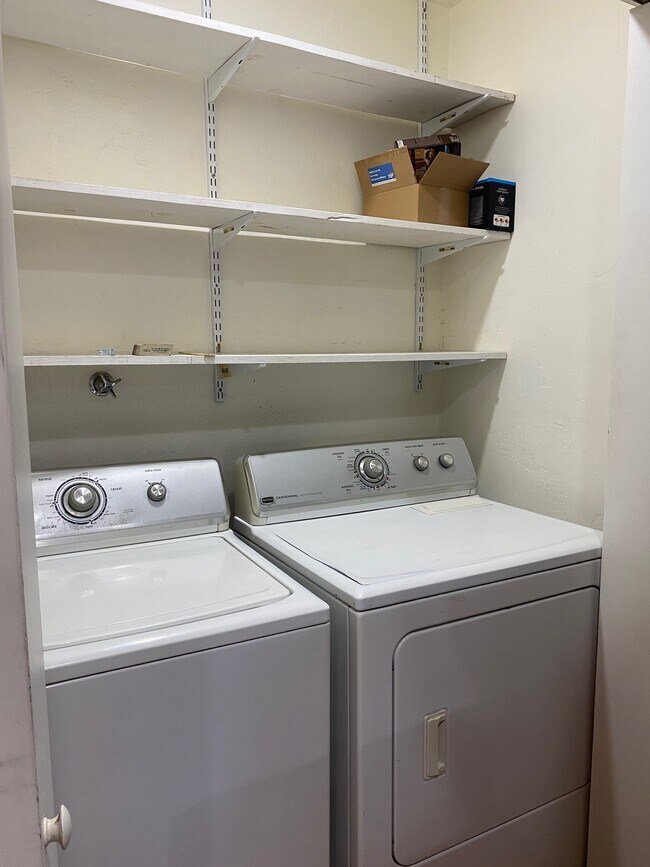 Photo - 1002 E Simmons St