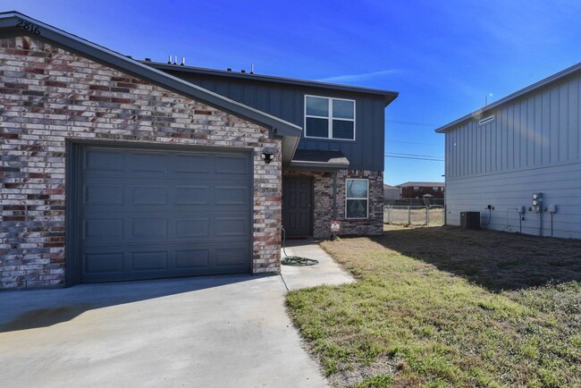 Photo - 2816 Leroy Cir Townhome