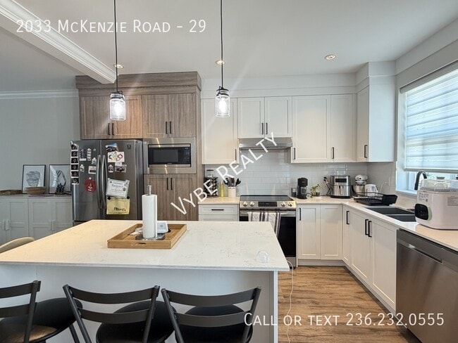 Photo - Beautiful Townhouse - Prime Location