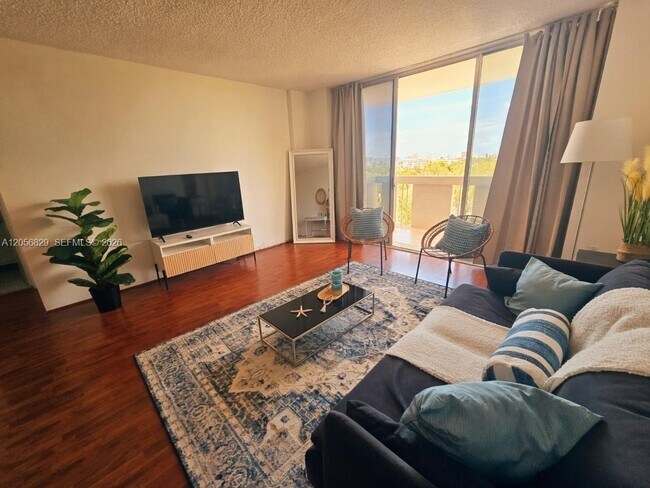 Photo - 800 West Ave Unidad 722