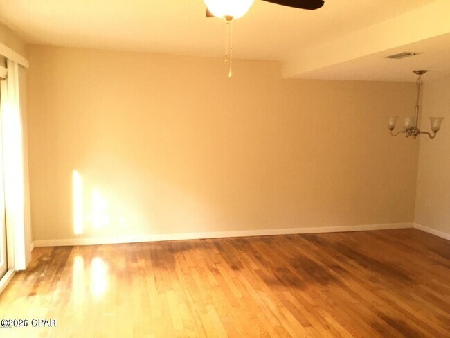 Photo - 1025 W 19th St