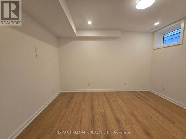 Photo - 592 Danforth Rd