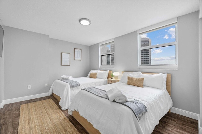 Photo - 1 SE 12th St Unit SI FL37-ID1032224P