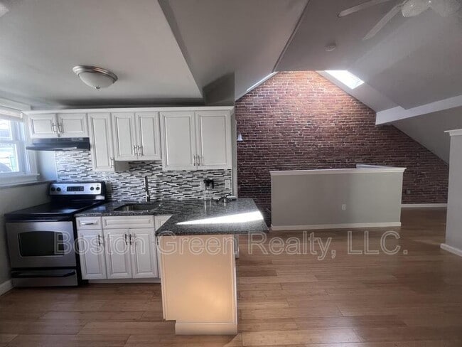 Photo - 315 Meridian St