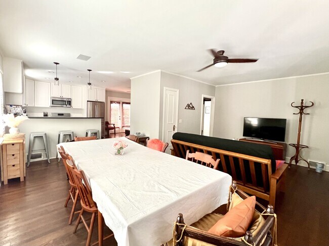 Photo - 517 C Ave