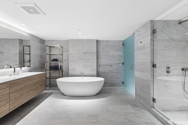 Photo - 2121 Webster St