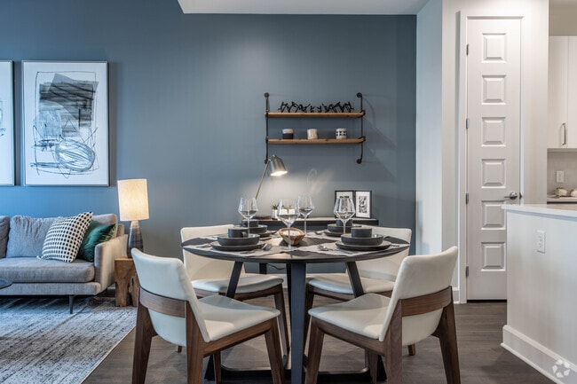 1 BR, 1 BA - 866 SF