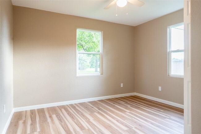 Photo - 130 E Bernard St