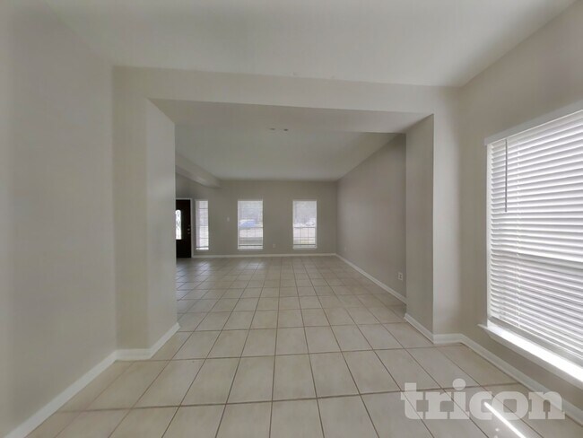 Photo - 5911 Klamath Falls Ct