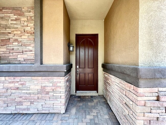 Photo - STUNNING 3BD/2.5BA HOME W/ TESLA SOLAR, POOL, SPA, & LOFT!!