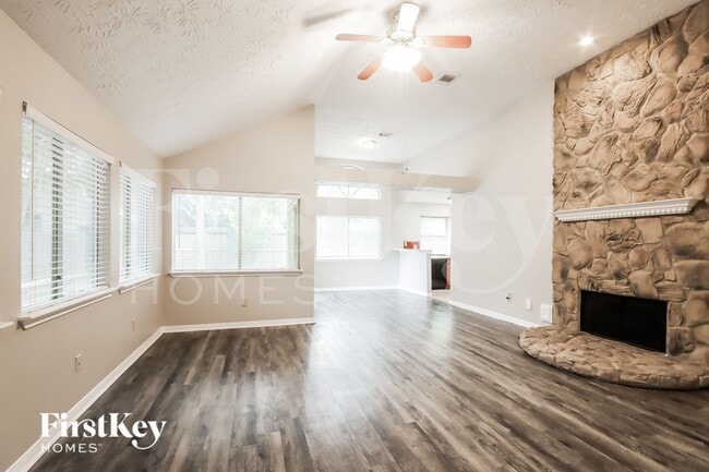 Photo - 4030 Meadowgold Ln