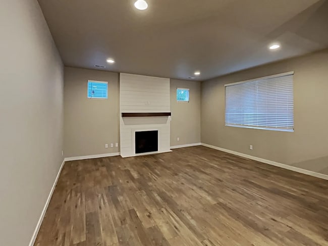 Building Photo - 3839 82nd Ave NE Rental
