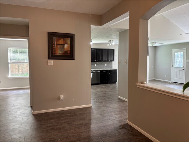 Photo - 1702 Oak Ridge Dr