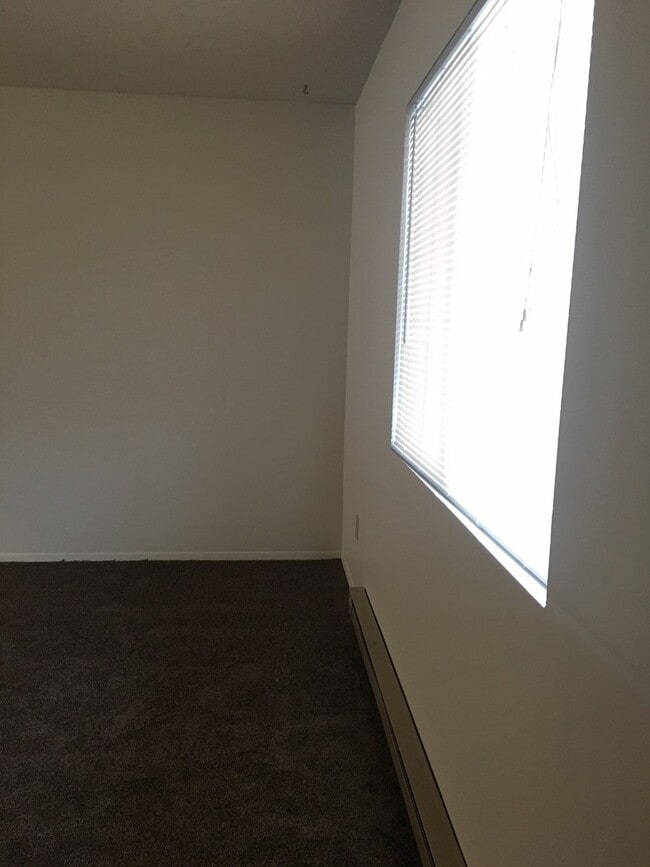 Photo - 2 Bedrooms 1 Bathroom-Pet Friendly