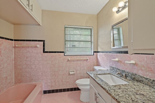 Building Photo - 9315 Laura Koppe Rd