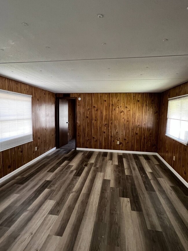 Photo - 113 Grace Park Ln