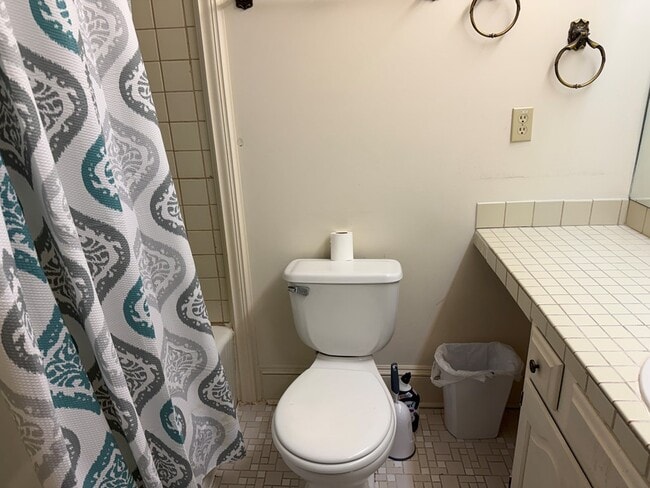 Photo - 122 E Main St