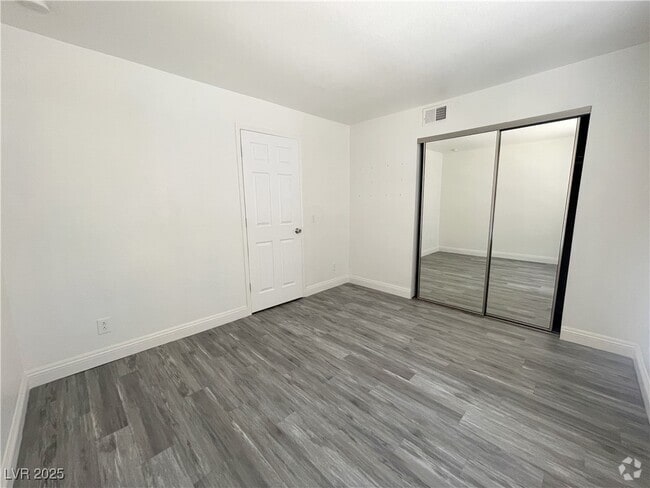 Building Photo - 2801 N Rainbow Blvd Unit 203 Rental