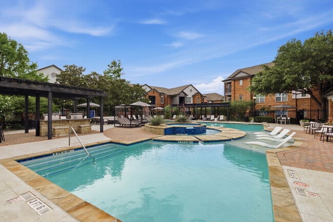 Vista 121 apartments — community photo
