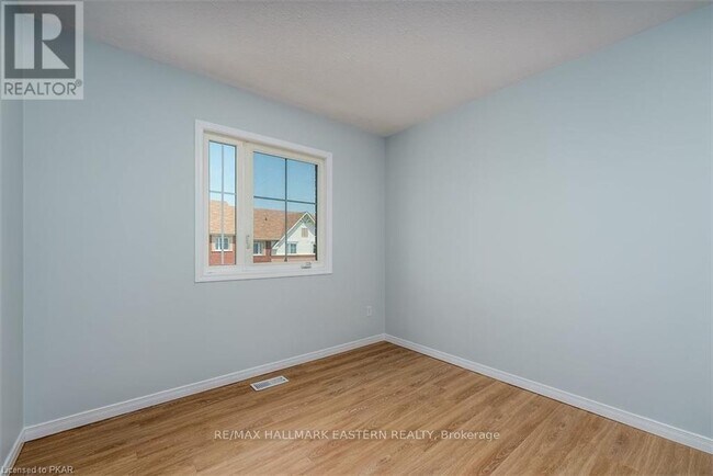 Photo - 246 Spillsbury Dr