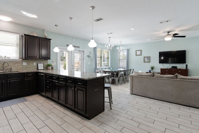 94 Dolphin St Unit SI ID1285918P