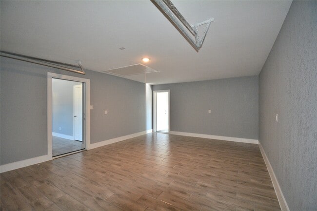 Photo - 3335 Lafferty Rd