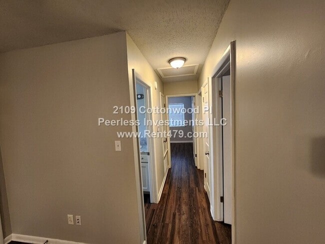 Photo - 2109 Cottonwood Pl