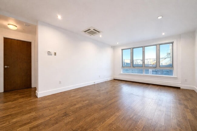 Photo - 143 Skillman Ave Unidad 5B