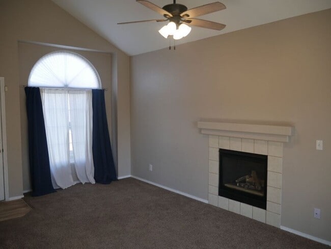 Photo - 2063 Fairweather Way