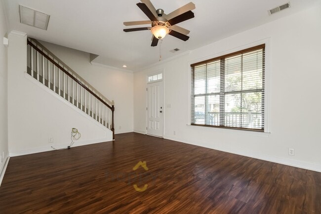 Photo - Modern 2x2.5 Living in the Heart of Park Circle